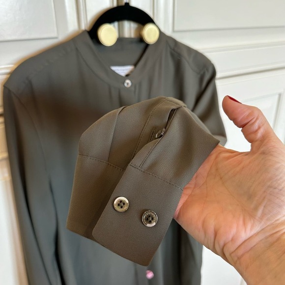 Equipment Femme Women’s Cherine Army Green Button Front Nehru Collar Blouse - Picture 8 of 9